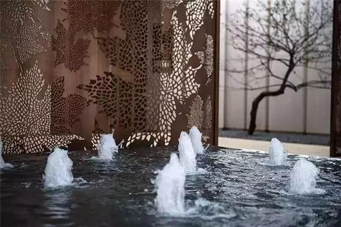 金屬板，經(jīng)過藝術(shù)的加工也可以如此炫酷！
